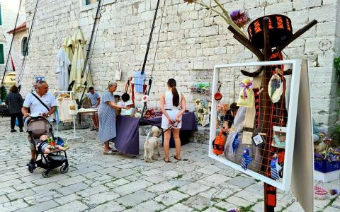 Poziv izlagačima za sudjelovanje na prodajnom sajmu obrta, rukotvorina, kulturnih i kreativnih industija (Arts&Crafts Market)